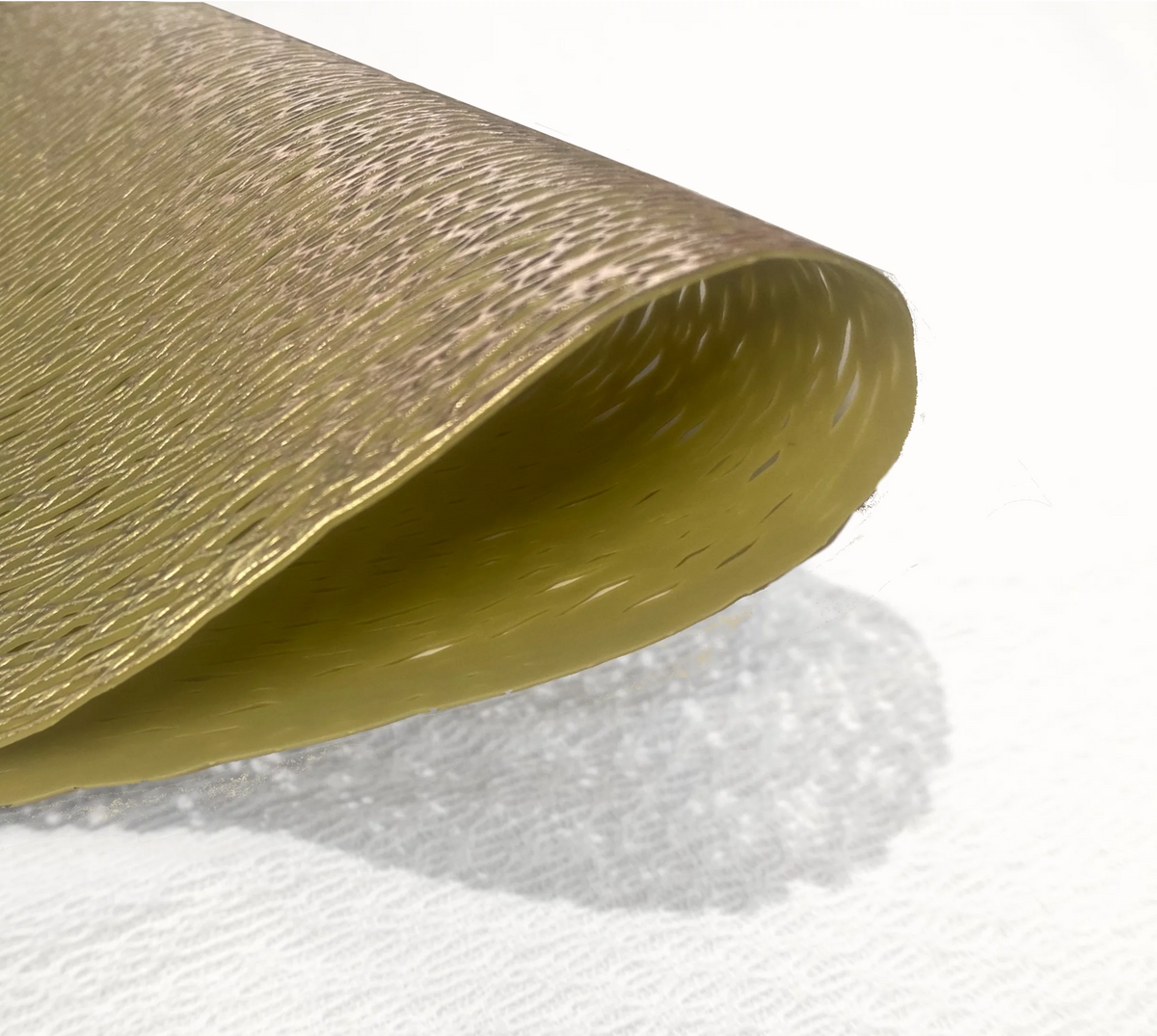 Gold 15" x 15" Round Placemat Set of 4 I871242