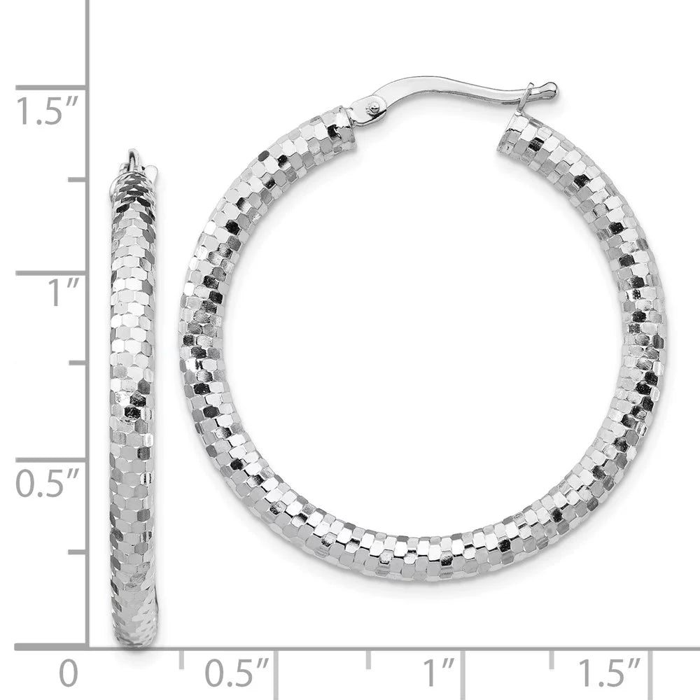 14 Karat White Gold Diamond-cut Hoop Earrings Q89659