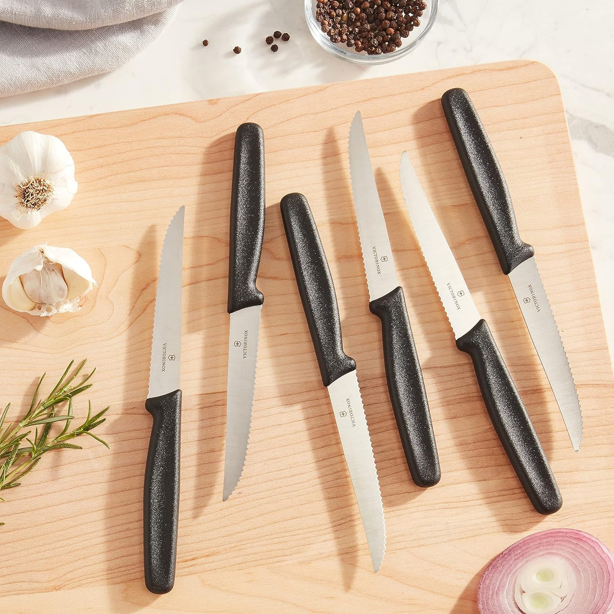 Black 4.5-Inch 6-Piece Serrated Steak Knife Set E539