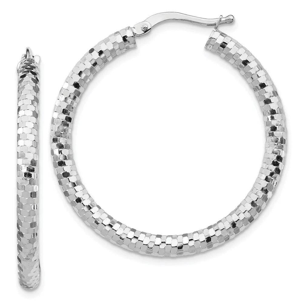 14 Karat White Gold Diamond-cut Hoop Earrings Q89659
