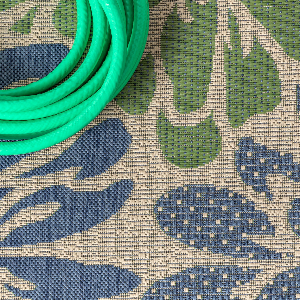 Navy Green 6' Round Indoor/Outdoor Area Rug M13252