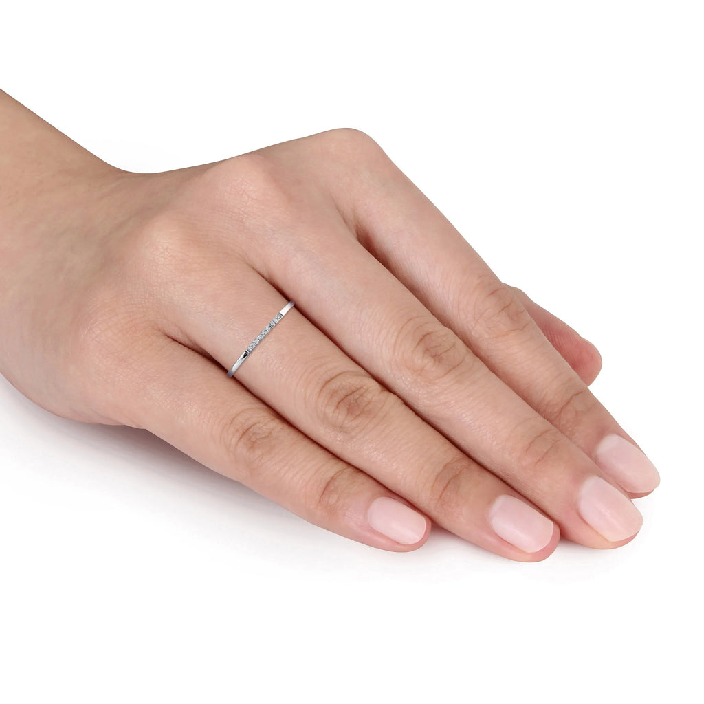 10kt White Gold Diamond Accent Wedding Band L61545
